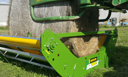 LM105 Bale Unroller with high rear fence