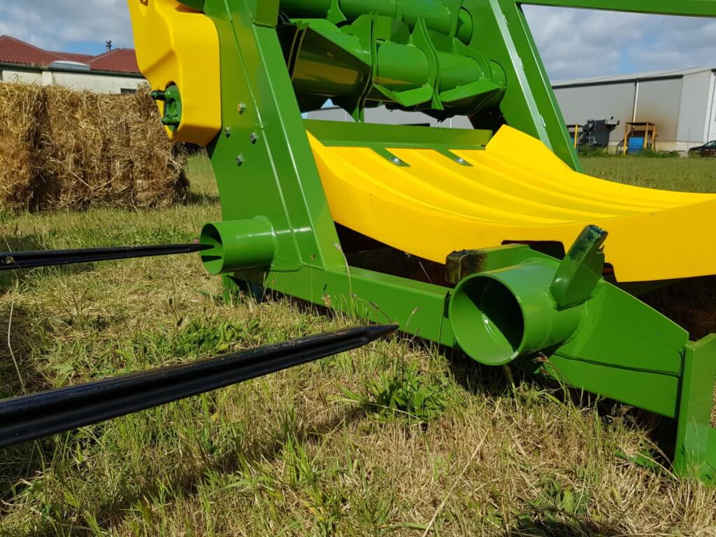 round bale feeder unequal length tynes(2)