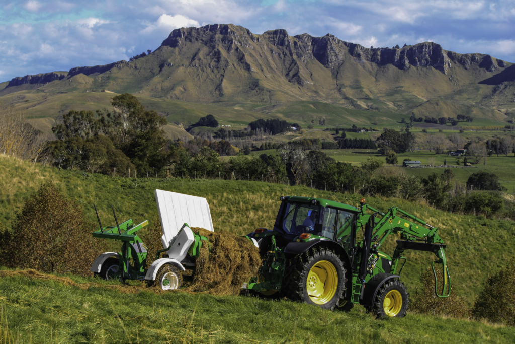 Hustler TX205 Chainless Bale feeder - Stability