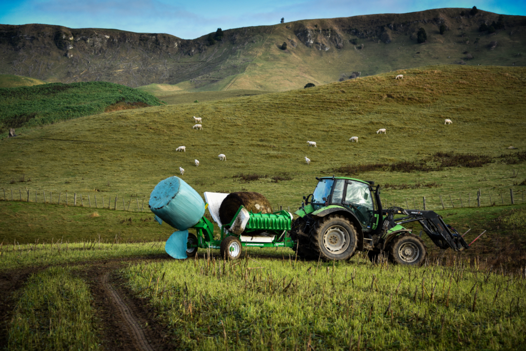 TX205 Trailed Bale Feeder