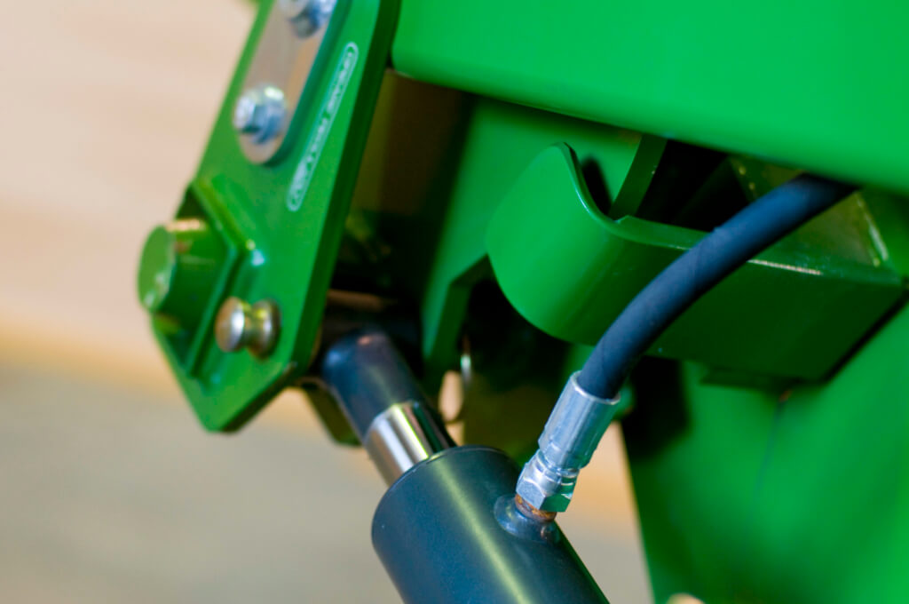 feedlot bale feeder built in safety lock