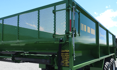 Hustler SF2000 Silage Wagon - auto release tail door