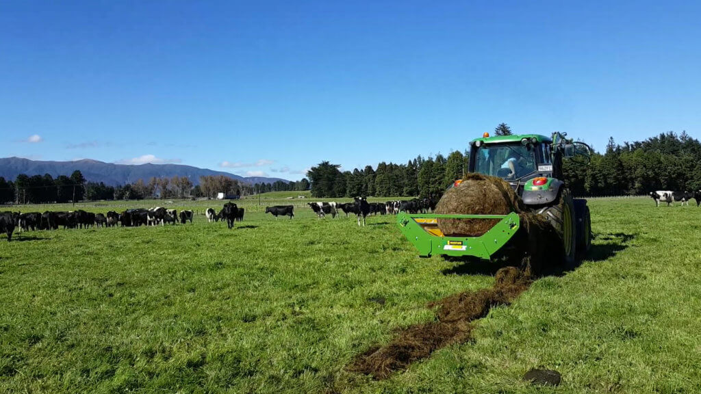 bale unroller Working 5