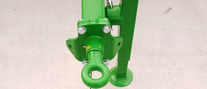 Swiveling Towing Eye