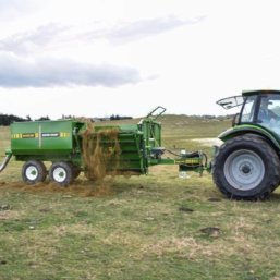 Feeding grain on top of silage | Grain Feed Bin | Grain Feed Out Bin | Hustler Equipment