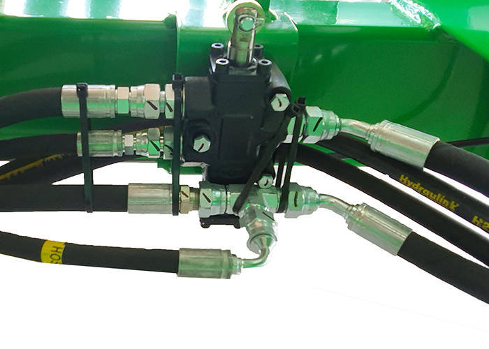 HUSTLER CHIANLESS TX205 BALE FEEDER DIRVERTER VALVE 700 500
