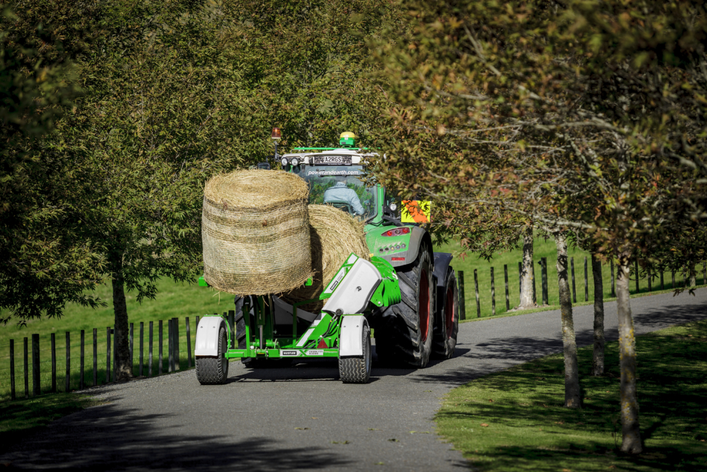 Hustler TX205 Chainless Bale feeder