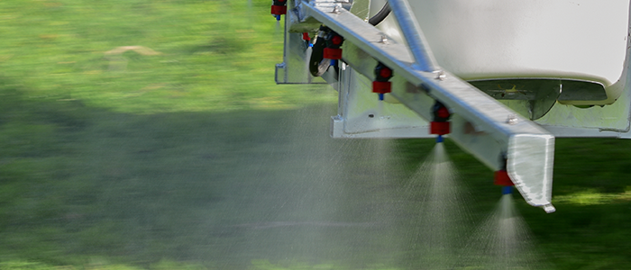 Anti drip nozzle bodies with air induction tips