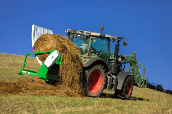 LM104 Mounted Chainless Bale Feeder