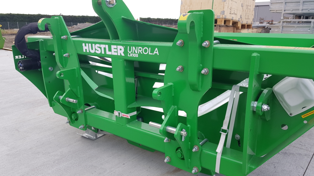 Multihitch on LX105 Unroller