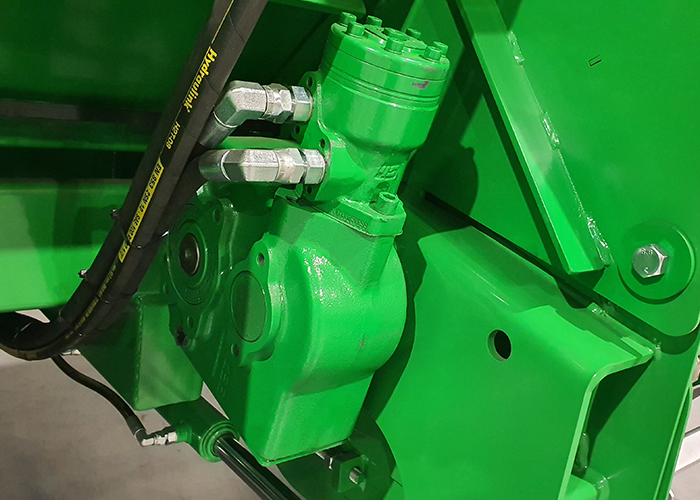 Gearbox drives on cross floor 700 500