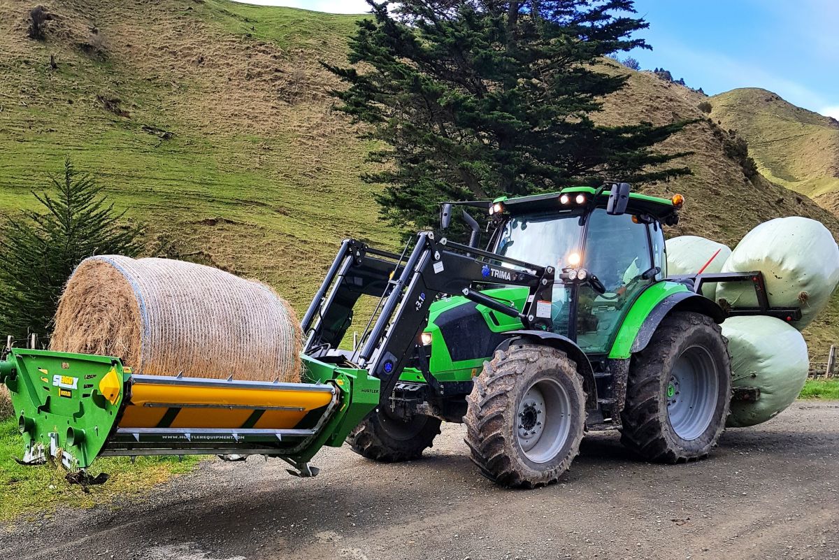 SL360X-5-bale-feeder.jpg
