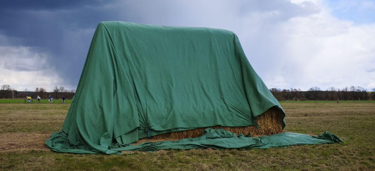 covered bales-964064-edited.jpg