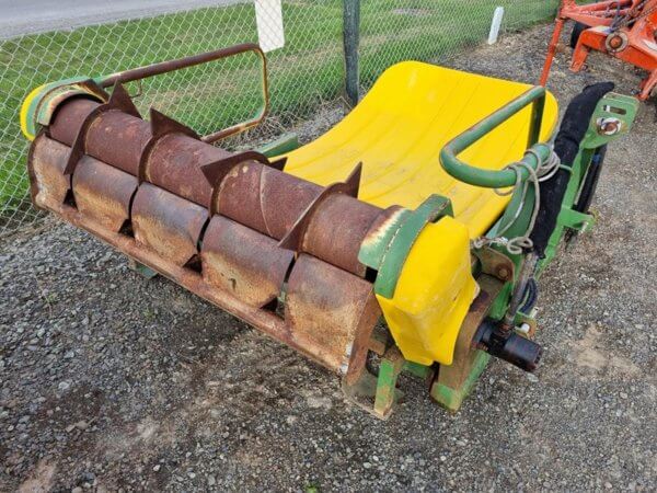 HUSTLER CHAINLESS 2000 BALE FEEDER 3 HUSTLER CHAINLESS 2000 BALE FEEDER 3