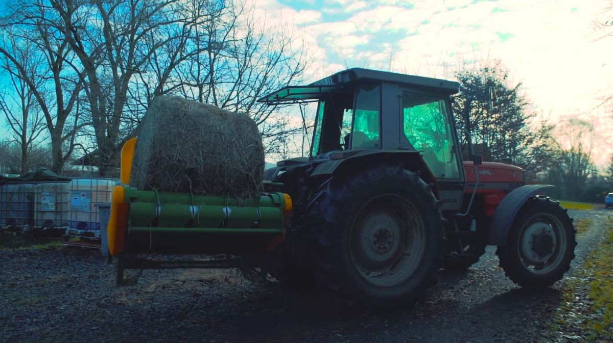 tracteur-3PTS-hustler-derouleuse-sans-chaine-CH2000