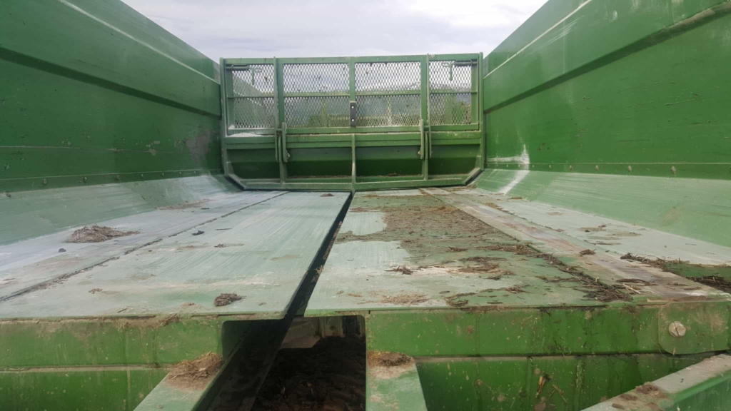 Combi Feeders Chainless Rear Floor -Rear pusher blade